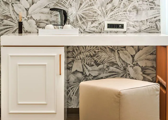 krevet i doručak Miraval Luxury 4*