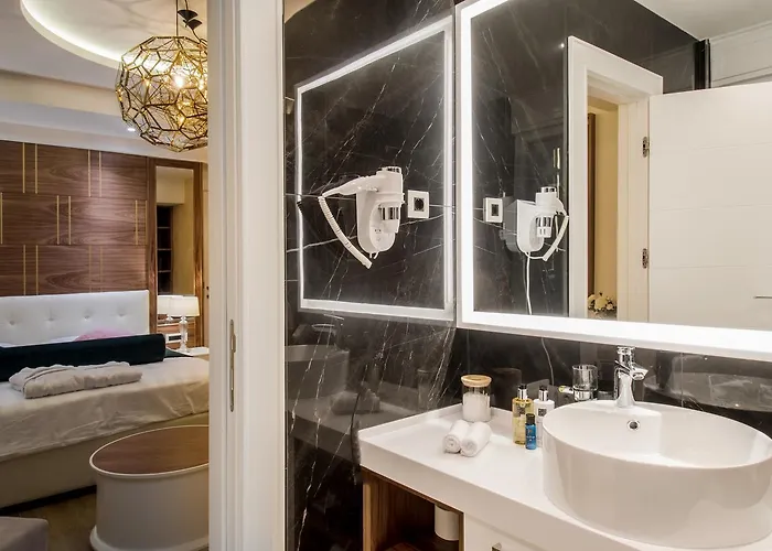 krevet i doručak Miraval Luxury 4*